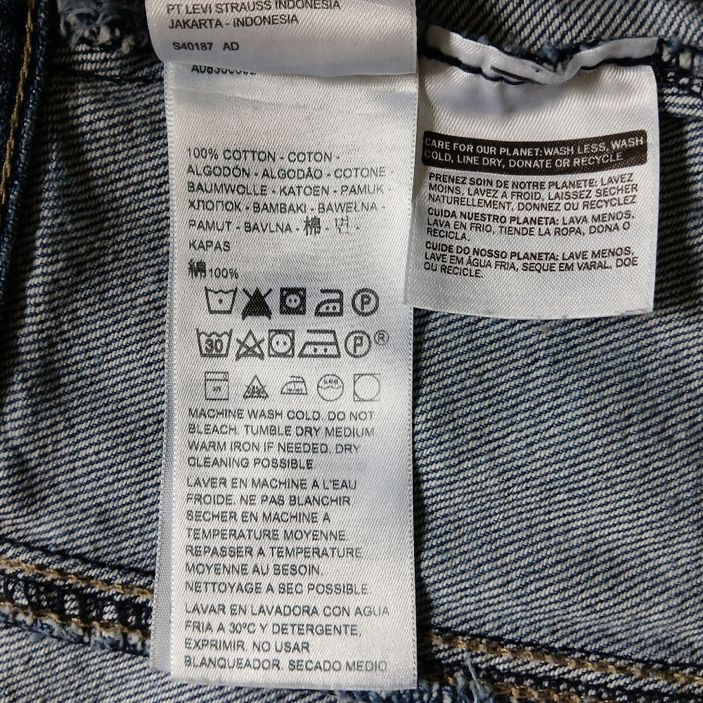 Levi's Cropped Oversized Trucker Jean Jacket M - Picture 8 of 8